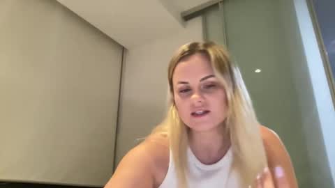Lexi online show from February 27, 9:32 am