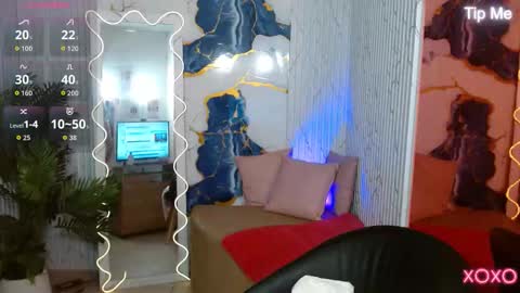 Snapshot of tiiana_tay chatting on March 28, 3:06 am Tiiana online show from March 28, 3:06 am