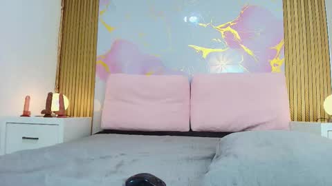 T I F F A N Y online show from October 27, 8:24 pm