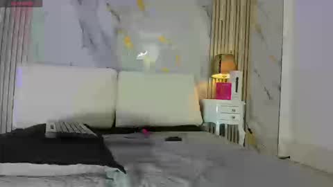 T I F F A N Y online show from March 12, 8:04 pm