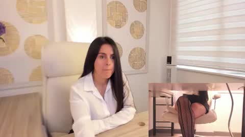 Snapshot of tiinyangel chatting on February 18, 1:18 pm tiinyangel online show from February 18, 1:18 pm