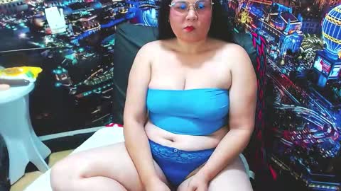 Snapshot of tila_nastyy chatting on March 7, 2:08 am Tila online show from March 7, 2:08 am