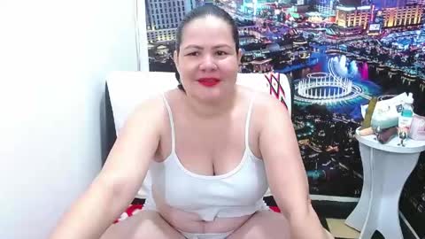 Snapshot of tila_nastyy chatting on April 15, 2:29 am Tila online show from April 15, 2:29 am