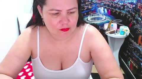 Snapshot of tila_nastyy chatting on April 22, 1:08 am Tila online show from April 22, 1:08 am