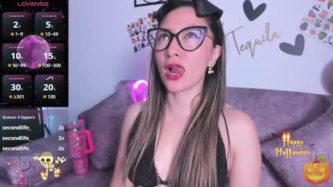 TILA TEQUILA online show from November 1, 2:52 pm