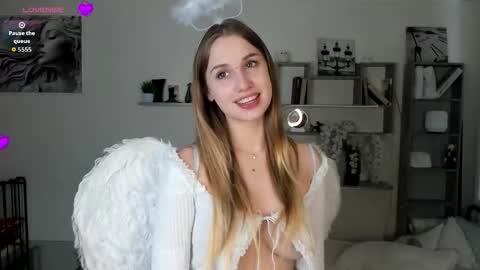 Elizabeth Elize online show from February 14, 10:01 am