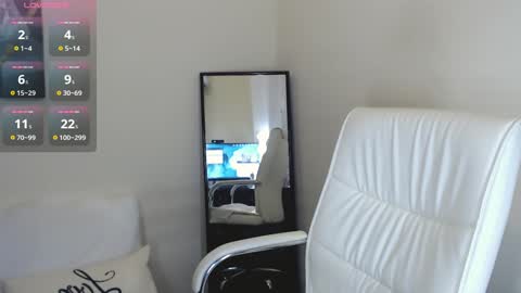 Tilly online show from January 12, 3:57 pm