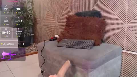 Snapshot of tim__fox chatting on March 8, 11:58 am Tim Fox online show from March 8, 11:58 am