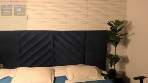 Snapshot of tim__fox chatting on March 31, 11:32 am Tim Fox online show from March 31, 11:32 am