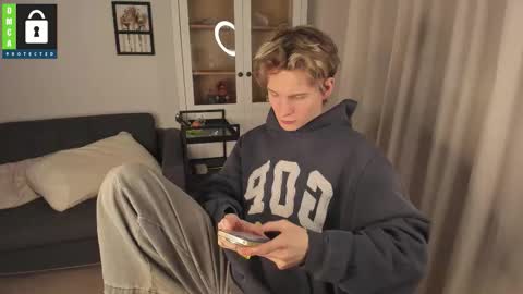 Snapshot of tim_milll chatting on March 18, 7:28 pm Tim online show from March 18, 7:28 pm