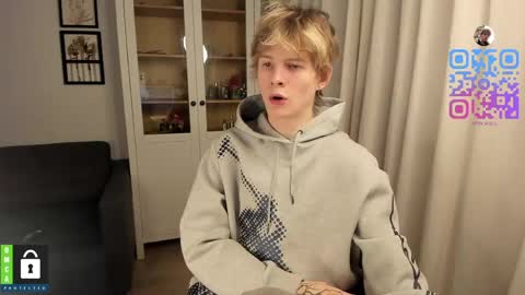 Snapshot of tim_milll chatting on April 13, 9:09 pm Tim online show from April 13, 9:09 pm