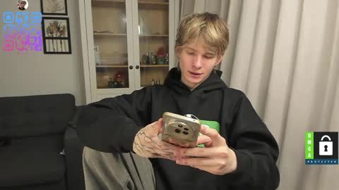 Snapshot of tim_milll chatting on April 23, 8:55 pm Tim online show from April 23, 8:55 pm