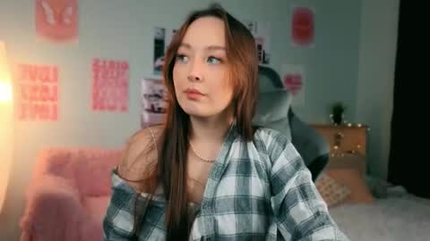 Mia online show from February 9, 7:51 pm