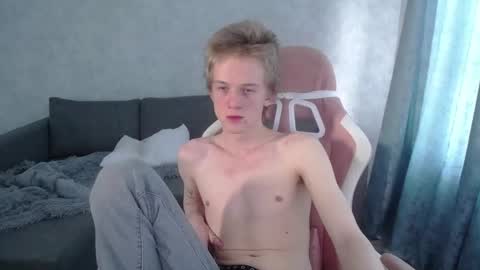 Snapshot of timmy7topcut chatting on February 20, 7:01 am Timmy online show from February 20, 7:01 am