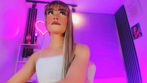 Hallie And Annie online show from February 26, 2:43 am