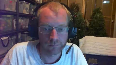 timtimmyyyy online show from September 14, 5:28 am