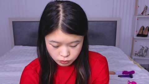 tina__kim online show from December 10, 8:08 am