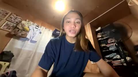 Snapshot of tina_allure chatting on April 22, 8:28 am Tina online show from April 22, 8:28 am