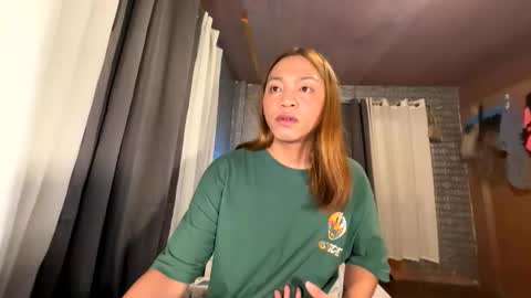 Snapshot of tina_allure chatting on April 30, 9:26 am Tina online show from April 30, 9:26 am