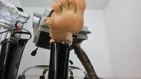 mistressTina online show from December 3, 9:23 pm