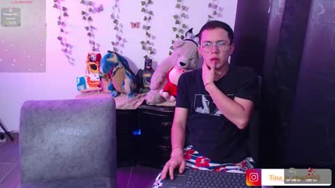 Snapshot of tina_n_charlie chatting on February 8, 3:04 pm Tina N Charlie online show from February 8, 3:04 pm