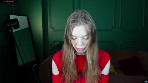 Snapshot of tina_tayllor__ chatting on March 4, 11:27 am tina_tayllor__ online show from March 4, 11:27 am