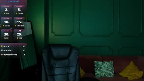 Snapshot of tina_tayllor__ chatting on March 11, 6:25 pm tina_tayllor__ online show from March 11, 6:25 pm