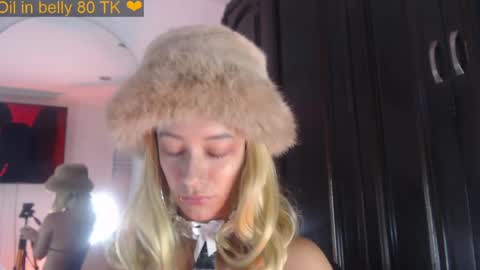 Snapshot of tina_wild_ chatting on April 8, 9:26 pm Tina Wild online show from April 8, 9:26 pm