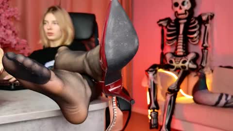 Snapshot of tinadavil chatting on October 21, 10:49 am Tina Davil online show from October 21, 10:49 am