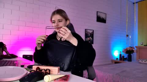 Snapshot of tinadavil chatting on January 6, 9:13 am Tina Davil online show from January 6, 9:13 am