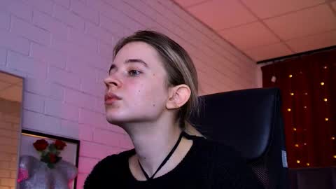 Snapshot of tinadavil chatting on February 8, 1:03 pm Tina Davil online show from February 8, 1:03 pm