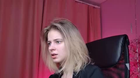 Snapshot of tinadavil chatting on February 10, 1:15 pm Tina Davil online show from February 10, 1:15 pm