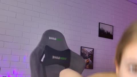 Snapshot of tinadavil chatting on February 19, 9:16 am Tina Davil online show from February 19, 9:16 am