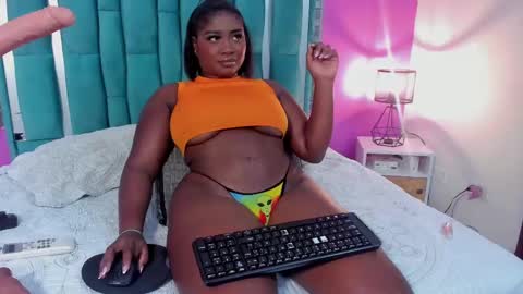 Snapshot of tinajones20 chatting on September 26, 10:25 pm Tina online show from September 26, 10:25 pm