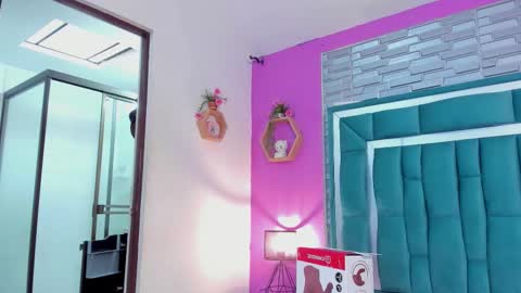 Tina online show from March 9, 8:02 pm