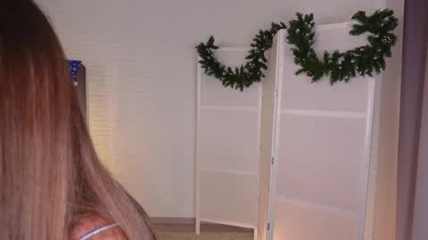 Tina online show from December 4, 2:15 pm