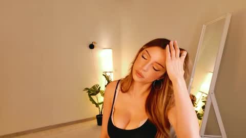 Tina online show from May 9, 1:38 pm