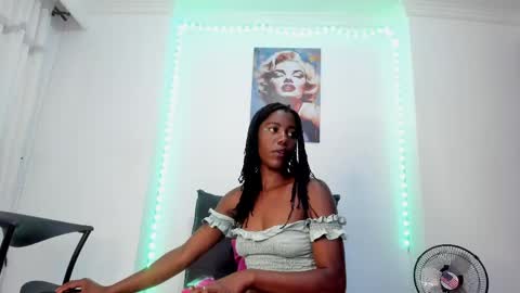 tinas_smith online show from May 19, 1:17 pm