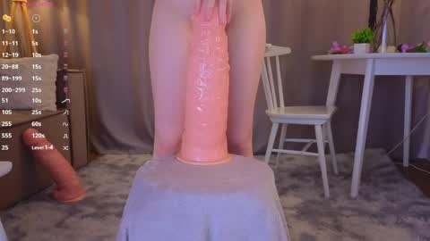 Annie online show from April 3, 9:13 pm