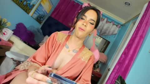 Tina Valentine online show from May 11, 2:45 pm