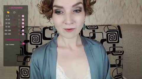 Snapshot of tinawincee chatting on October 16, 4:57 am Tina online show from October 16, 4:57 am