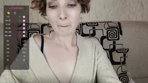 Snapshot of tinawincee chatting on October 17, 6:05 am Tina online show from October 17, 6:05 am