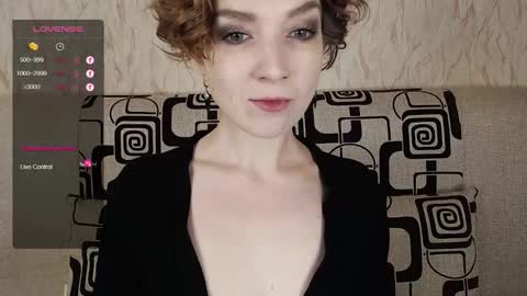 Snapshot of tinawincee chatting on October 19, 4:46 am Tina online show from October 19, 4:46 am