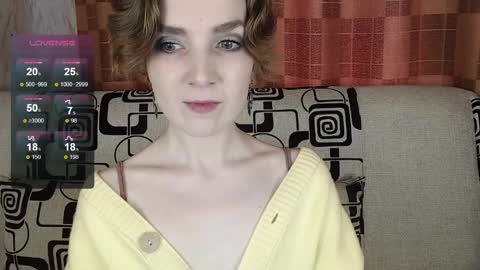 Snapshot of tinawincee chatting on April 4, 5:06 am Tina online show from April 4, 5:06 am