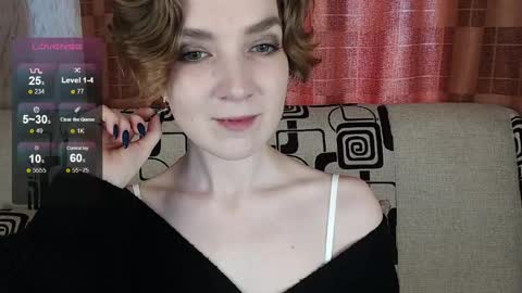 Snapshot of tinawincee chatting on April 9, 6:19 am Tina online show from April 9, 6:19 am