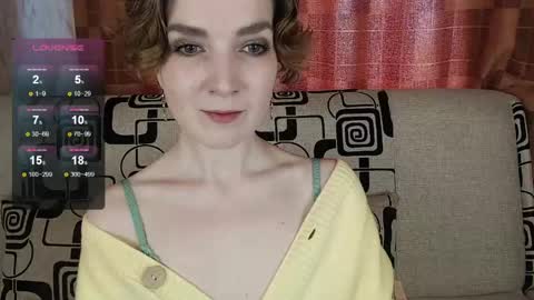 Snapshot of tinawincee chatting on April 11, 5:12 am Tina online show from April 11, 5:12 am