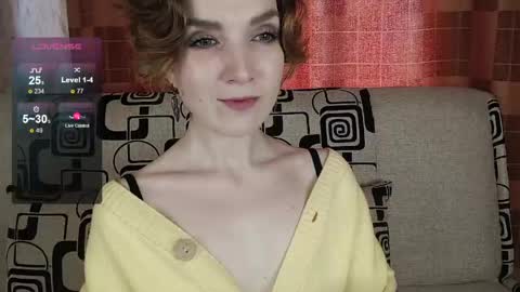 Snapshot of tinawincee chatting on May 1, 5:12 am Tina online show from May 1, 5:12 am