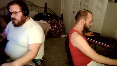 Snapshot of tingpoo chatting on December 26, 12:57 am BeefnCock online show from December 26, 12:57 am
