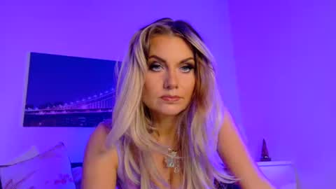 tinkerbell822 online show from September 30, 7:57 am