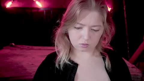 TinkerrBelll online show from October 19, 7:14 pm